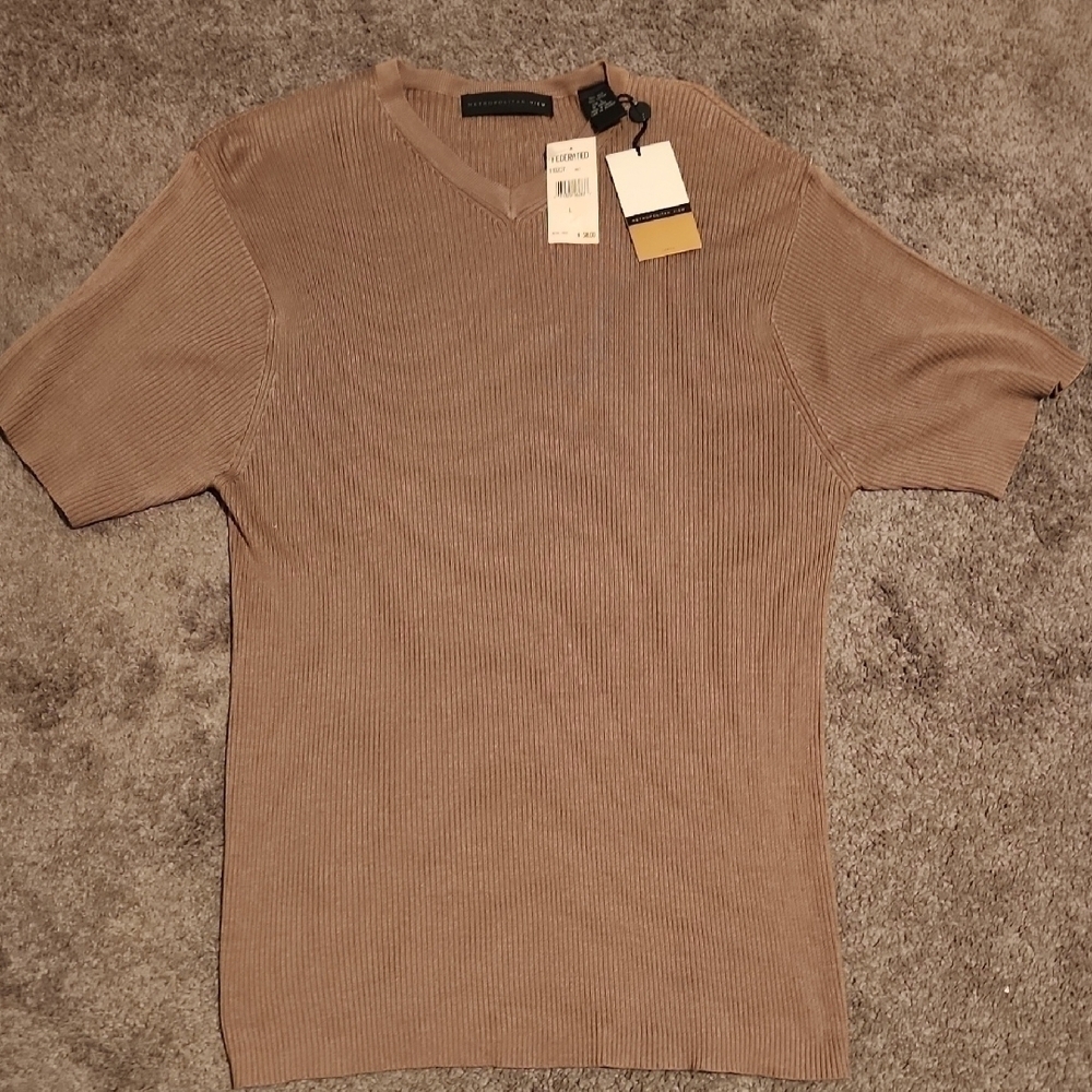 Metropolitan View Woman Shorts Sleeve V- neck Top